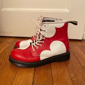 Dr Martens Delaney Heart Limited Edition 8 Hole Red/White Boots Women’s 5